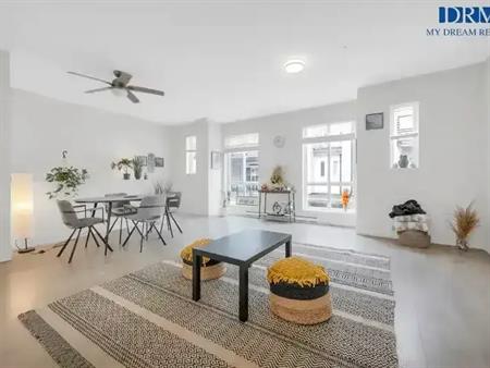 D189 - Spacious 3-Bed Townhome at LUXIA in Willoughby Heights | 7947 209 Street, Langley Township