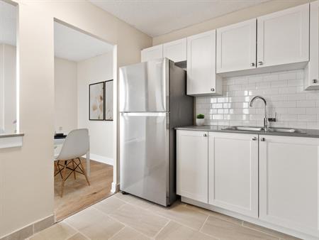 Portsmouth Place West | 523 Portsmouth Avenue, Kingston