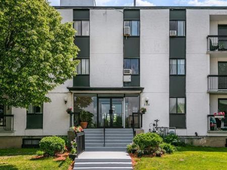 2 CH - 1 SDB - Saint-Jean-sur-Richelieu - $1,345 /mo