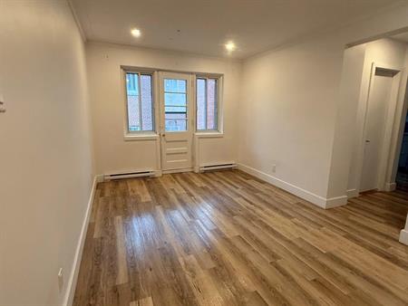 2 CH - 1 SDB - Montréal - $1,995 /mo