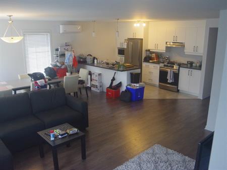 Chambre à Louer Dans Un 4 1/2 Neuf
