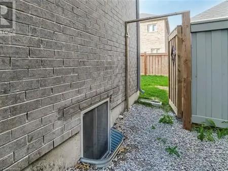 1529 DEVINE Point Unit# B | 1529 DEVINE Point Unit# B, Milton