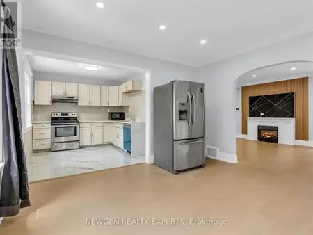MAIN - 5765 DORCHESTER ROAD | MAIN - 5765 DORCHESTER ROAD, Niagara Falls