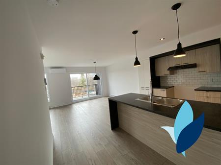 Logement 5 1/2 - Wifi Inclus - Oct 2025