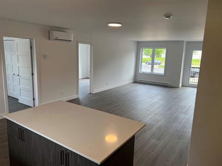 2 CH - 1 SDB - Montréal - $2,050 /mo