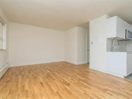 365 Eglinton Avenue East | 365 Eglinton Avenue East, Toronto