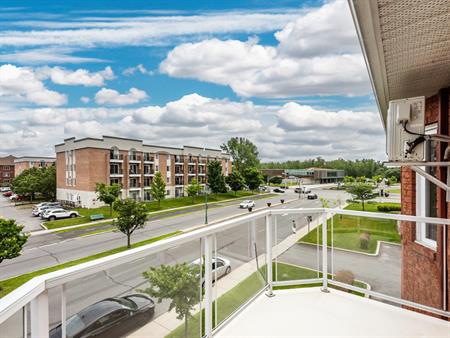 Condo 4 ½ Rénové à Louer à St-Hubert