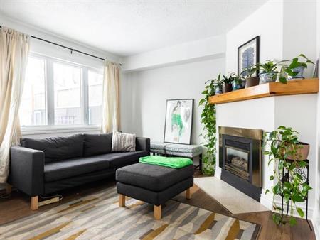110 Walnut Court | 110 Walnut Court -, Ottawa