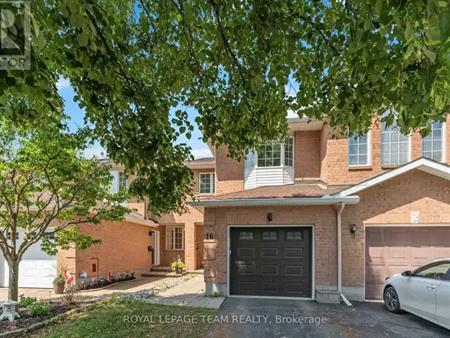 16 COHEN AVENUE | 16 COHEN AVENUE, Ottawa