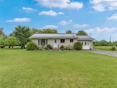 Peaceful Country Living Just Minutes from Inverary – Spacious 2-Bedroom Home with Flex Space | 3625 Perth Road, Inverary