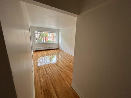 Grand 3 1/2 rénové dans Cote des Neiges