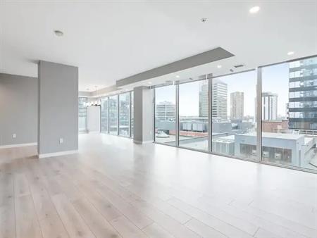 Stunning 2 Bedroom UNFURNISHED Condo With Amazing Views at the ENCORE! | 900 - 10180 103 ST NW, Edmonton