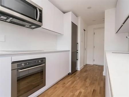 150 Donway & 4 Overland | 4 Overland Drive, Toronto
