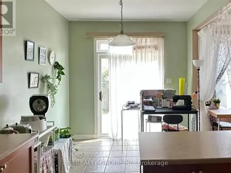101 PORTRUSH AVENUE | 101 PORTRUSH AVENUE, Ottawa