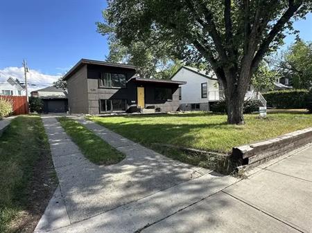 City Centre Family Home in Parkdale. | 526 35st NW, Calgary