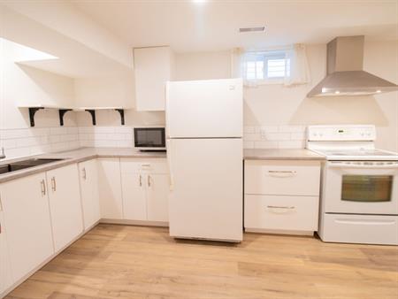 411 Deere St | 411 Deere St, Welland