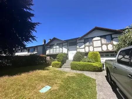 Newly renovated 2 bed 1 bath ground unit with beautiful yard in South Richmond | 8491 Rideau Drive, Richmond