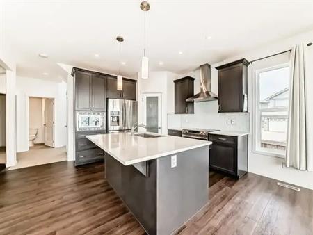 5622 22 Avenue SW Edmonton AB T6X 2C1 | 5622 22 Avenue SW, Edmonton