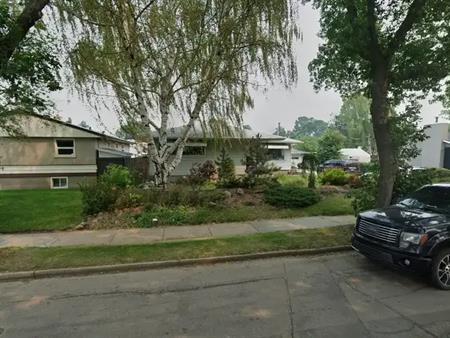Spacious 3 Bedroom | 2 Bathroom Main Floor Duplex – Renovated & Pet Friendly | SF295 | 11829 47 Street Northwest, Edmonton