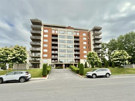 Condo 4 1/2 à Louer