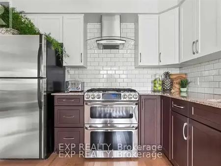7 PORTAGE TRAIL | 7 PORTAGE TRAIL, Whitby