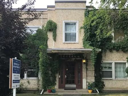 1-Bedroom in a Classic Garneau Building - 1 block from U of A | #5 - 10924 87 Ave NW, Edmonton