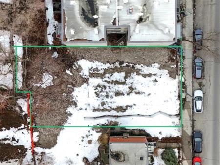Terrain Triplex Montréal