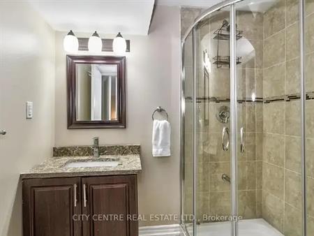 375 BEGONIA GARDENS | 375 BEGONIA GARDENS, Oakville