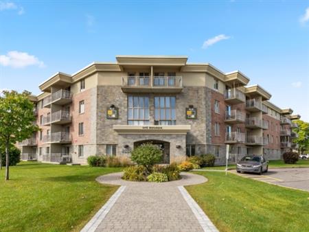 Grand 3 1/2 à Louer