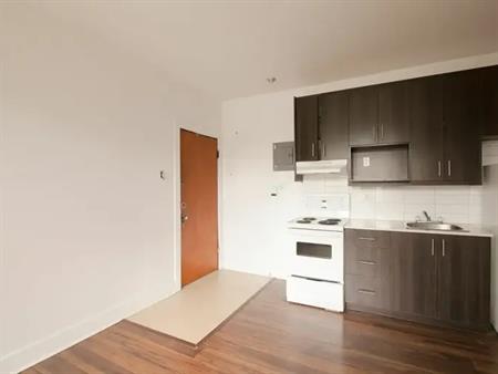 4715 Queen Mary Road | 4715 Queen Mary Road, Montreal