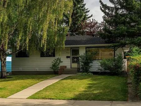 3 Bedroom - Main Floor of House - In Acadia - For Rent | Calgary