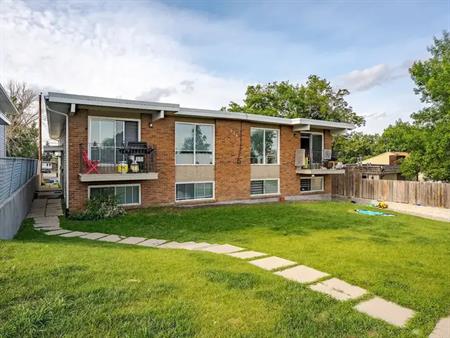 3 Bed and 1.5 bath near South Center mall | 2 - 424 Sabrina Road Southwest, Calgary