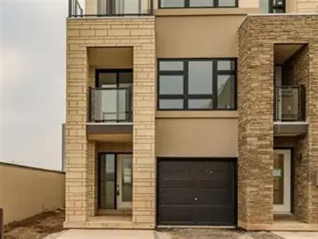 59 - 1121 COOKE BOULEVARD | 59 - 1121 COOKE BOULEVARD, Burlington