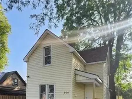 814 LANGLOIS | 814 LANGLOIS, Windsor