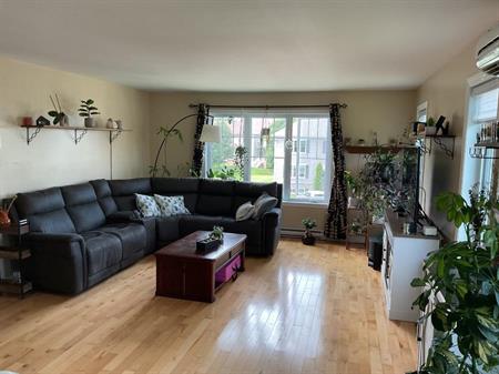 Appartement 5 1/2 de type condo