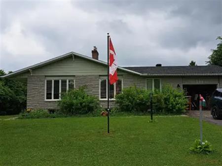 Furnished Bungalow, Dead End Street, Quiet Neighbourhood...Fully renovated. | 161 Snelgrove Drive, Ottawa