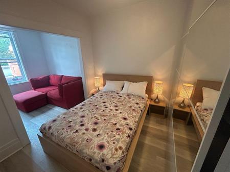 🏡 3 ½ Meublé à Louer – Rosemont – Vivez au-dessus du Jardin Botanique!