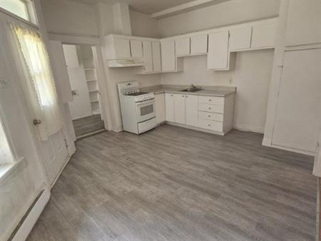 Appartement 4 1/2 à louer Rez-de-chaussée