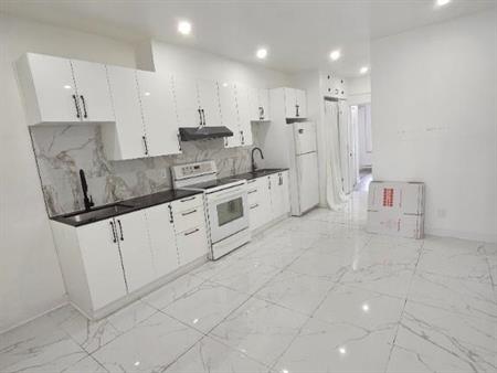 4 1/2 appartement Rénové à louer Plateau-Mont-Royal