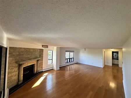 2 bedroom Condo with downtown views. | 403 - 320 Meredith Rd NE, Calgary