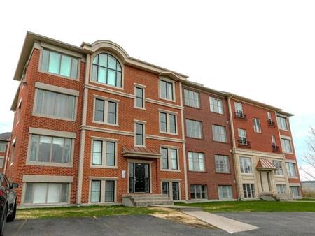 condo 4 1/2 DIX30 près du REM
