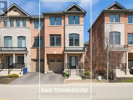 8 KERSEY LANE | 8 KERSEY LANE, Halton Hills