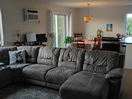 Grand 5 1/2 récent sur 2 étages à Richelieu