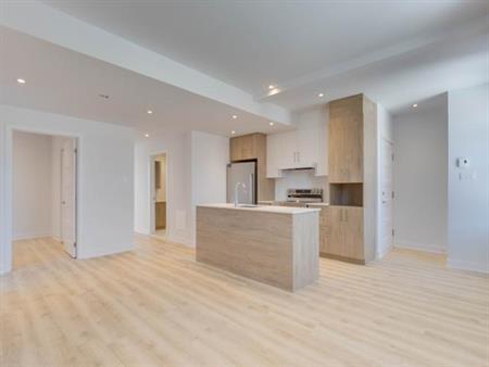 5 1/2 - Montréal (Parc-Extension) - 2 500 $/mois
