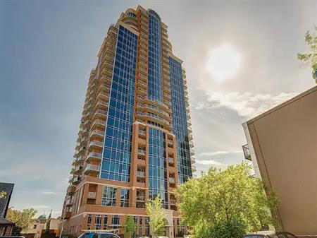 Luxurious 1 Bedroom and Den Condo | 817 15th Ave SW, Calgary