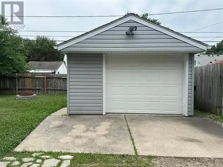 1745 Labadie | 1745 Labadie, Windsor
