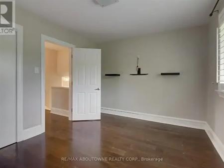 255 WALES CRESCENT | 255 WALES CRESCENT, Oakville