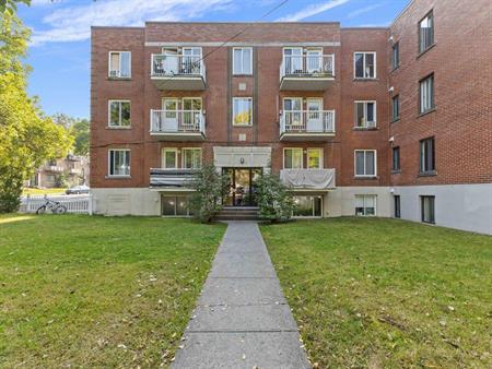 1 Bedroom - 4620 Avenue Barclay, Montréal