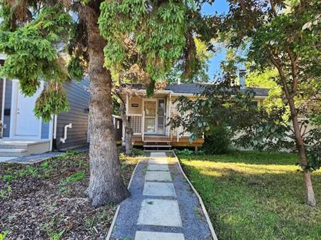 5 Bedroom spacious bungalow in the Glenora has over 2200 sqft of living space | 13915 102 Avenue Northwest, Edmonton