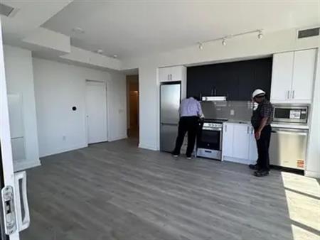 2 plus Den beautiful brand new Condo in Mississauga | 2105 - 5105 Hurontario Street, Mississauga